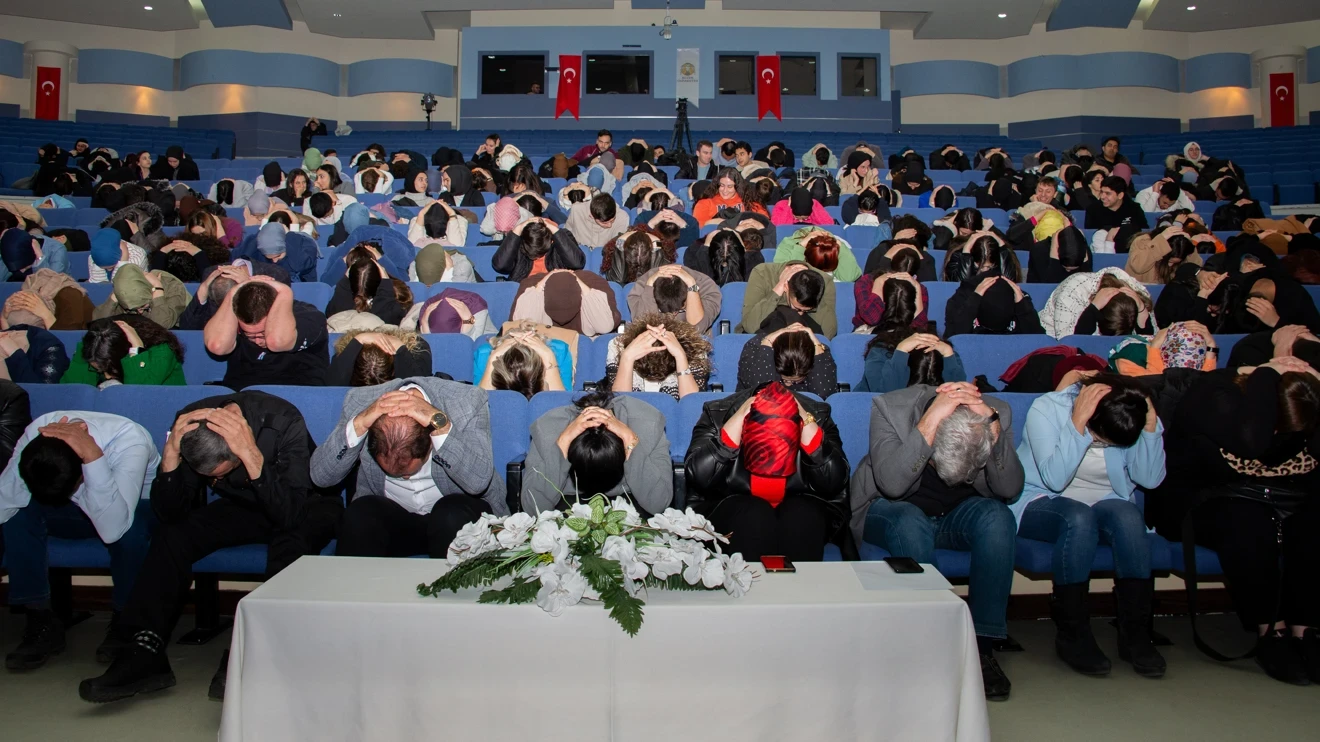 “Depremde Yarım Kalan Hikayeler”